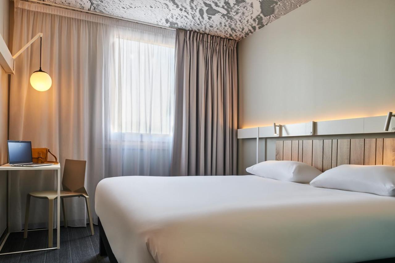 Ibis Montlhery Paris Sud Exterior photo
