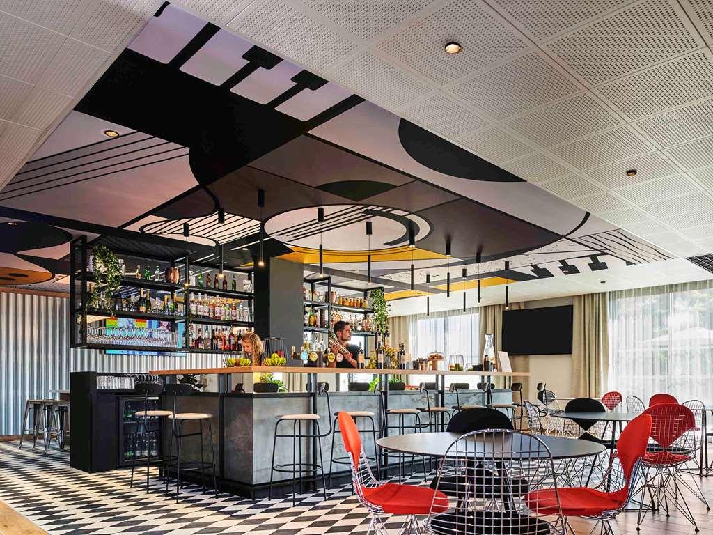 Ibis Montlhery Paris Sud Restaurant photo