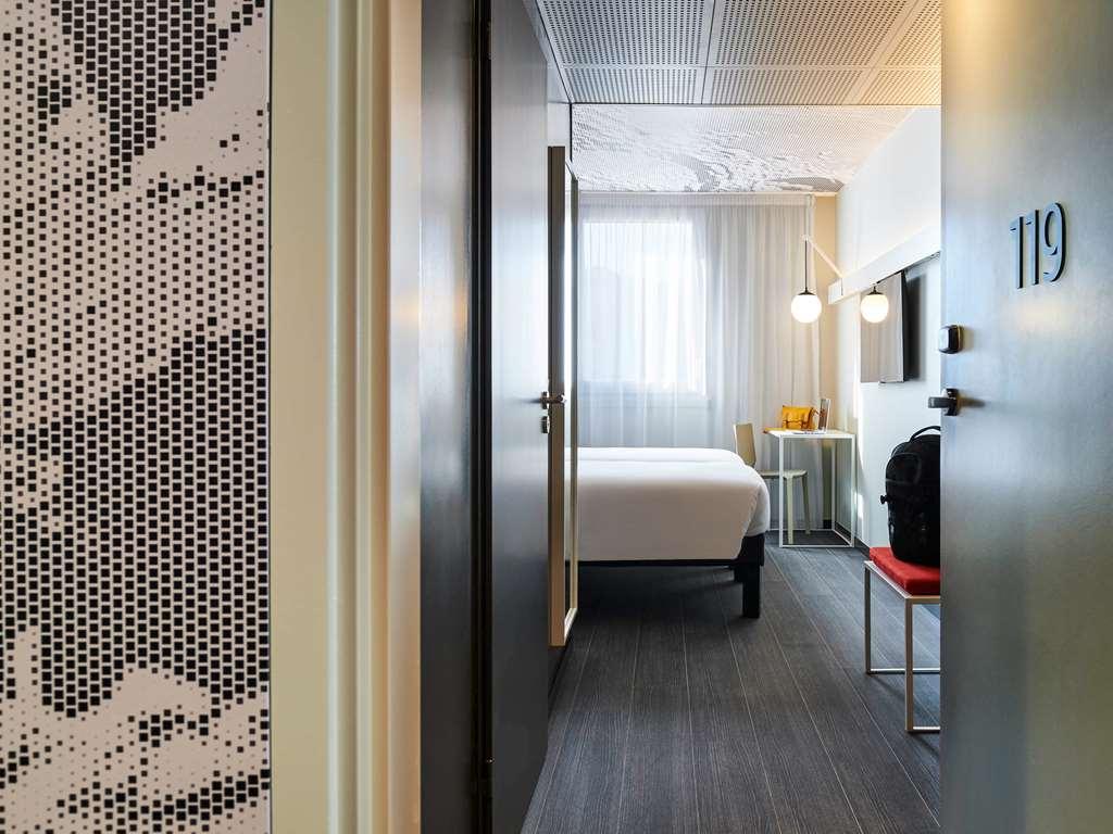 Ibis Montlhery Paris Sud Room photo